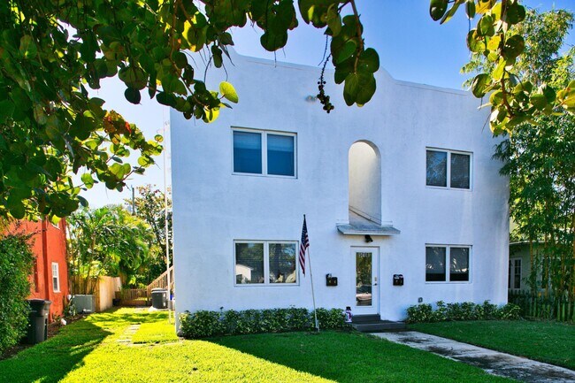 Building Photo - 518 Biscayne Dr