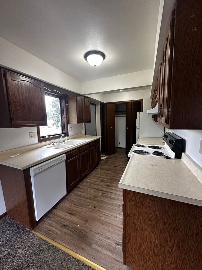 Building Photo - 5167 Cheney Dr