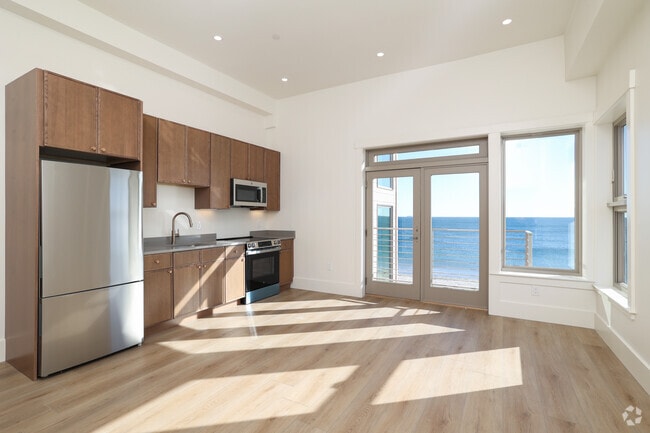 1BR, 1BA - 550SF - Kitchen Living Room - Sandcastle Revere Beach