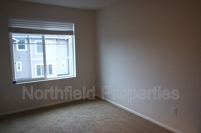 Building Photo - 3421 31st Dr