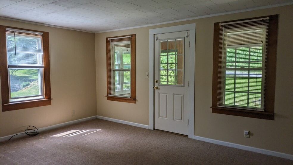 living room - 1126 Trumbulls Corners Rd