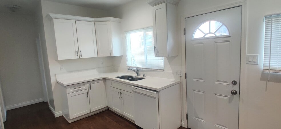 Building Photo - 4329 W 156th St