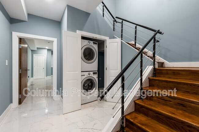 Building Photo - 1553 9th St NW