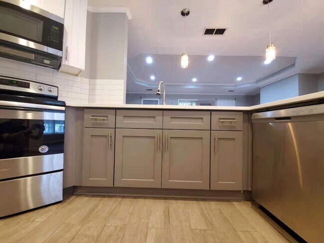 Building Photo - 2880 Highpoint Rd