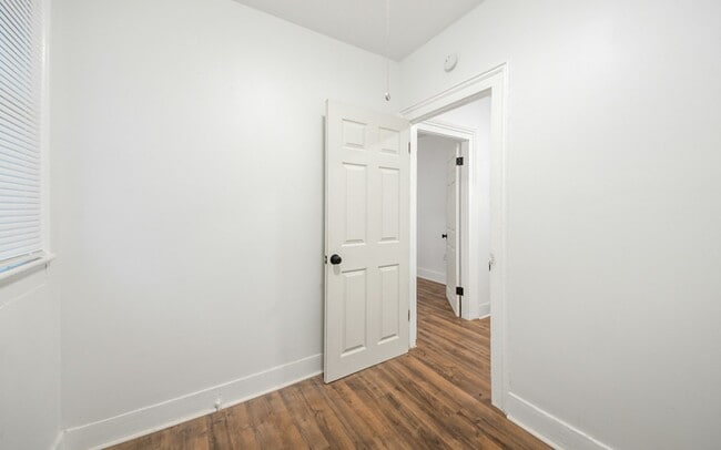 Building Photo - 1361 E 45th St