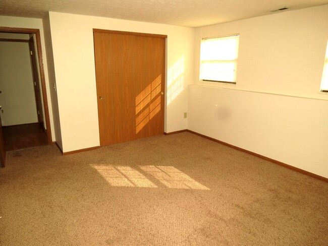 Building Photo - 2129 Brett Ct