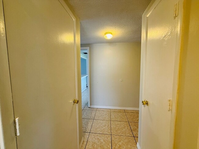 Building Photo - 7910 Lilac Dr