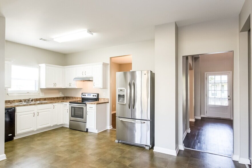 Building Photo - 618 Brookwater Dr