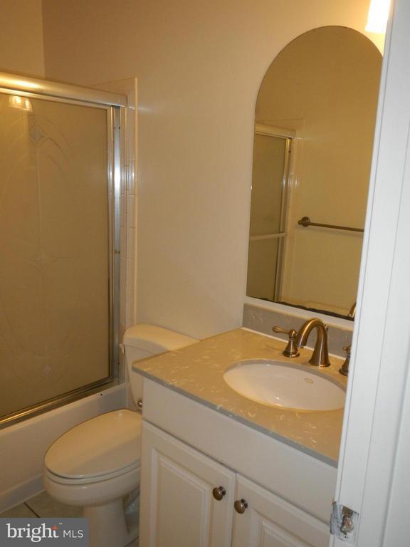 Building Photo - 10817 Amherst Ave