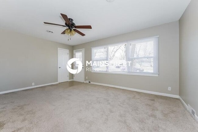 Building Photo - 4 Bedroom Pet-Friendly Home in Kansas City...