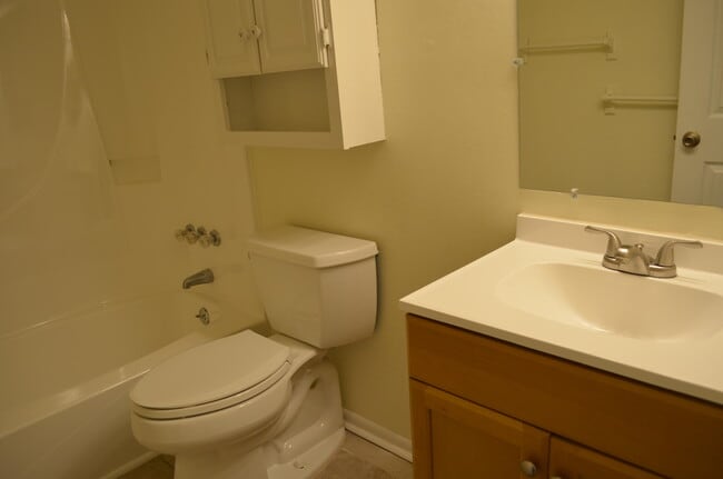 Building Photo - 154 Valencia Dr