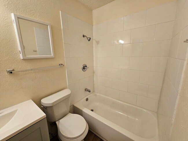 Building Photo - 110 Muleta Dr