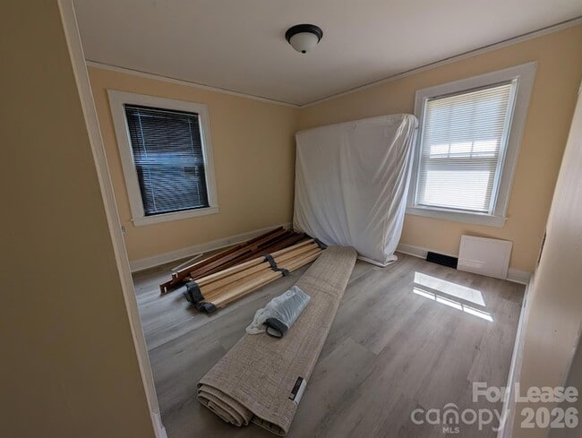 Building Photo - 1008 E 36th St