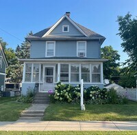Building Photo - 209 W Main St