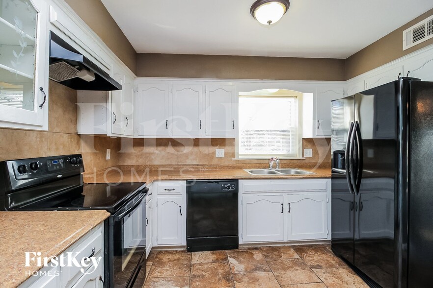 Building Photo - 3934 SW Linden Ct