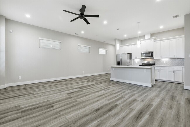 Building Photo - 11 Wellford St