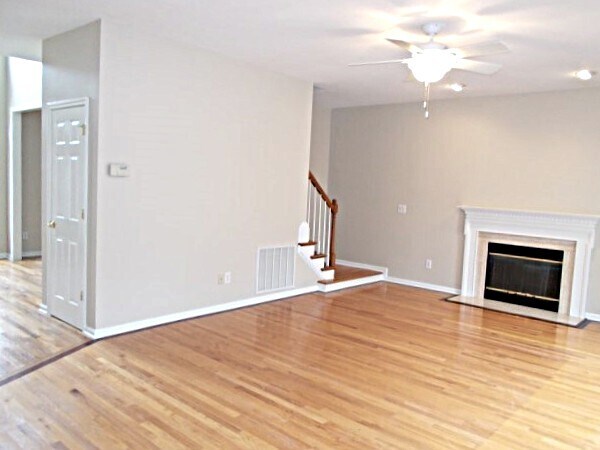 Building Photo - 10212 Blackstock Rd