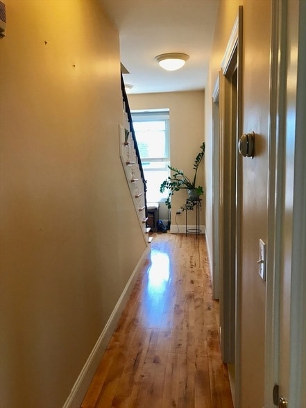 Building Photo - 360-362 Dorchester Street Unit 3