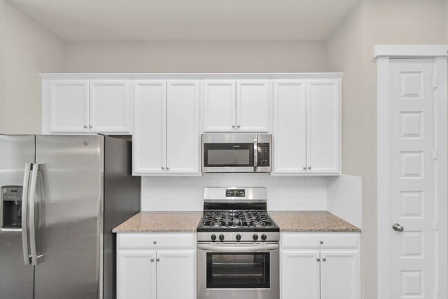 Building Photo - 721 Strawberry Pines Ct