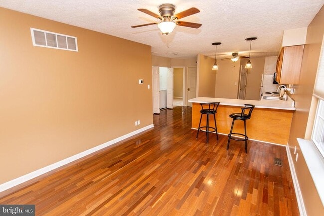 Building Photo - 2743 Rutland Rd