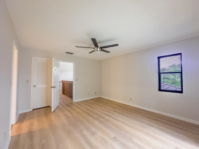 Building Photo - 115 N Palmway
