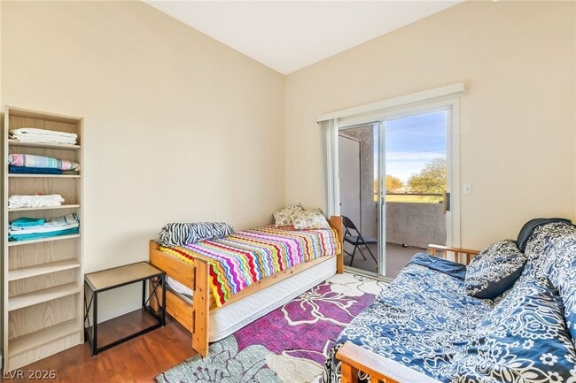 Building Photo - 3125 N Buffalo Dr