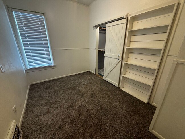 Building Photo - Italian Estates Property Management