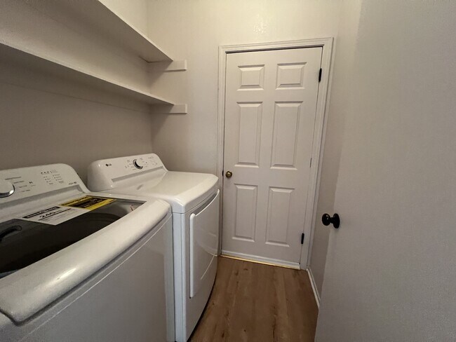 Building Photo - 10821 Tivoli Ct