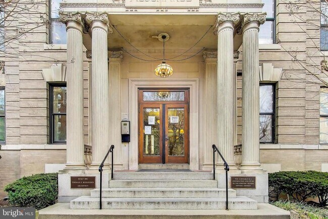 Building Photo - 1830 17th St NW