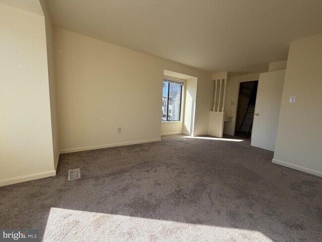 Building Photo - 9709 Docena Dr