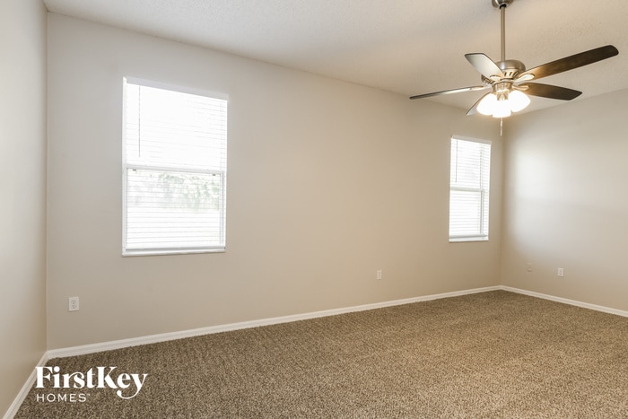 Building Photo - 218 Aster Dr