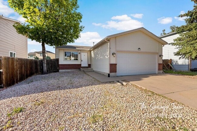Building Photo - 5833 Bow River Dr
