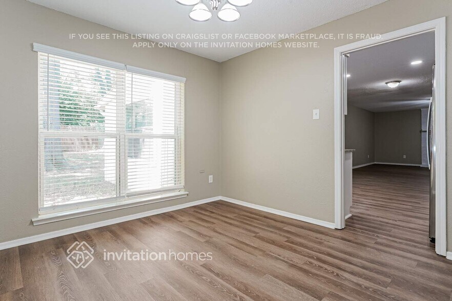Building Photo - 3921 Willow Run Dr