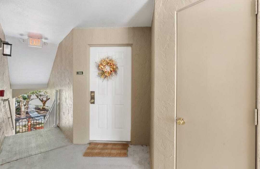 Building Photo - 1760 Palm Cove Blvd