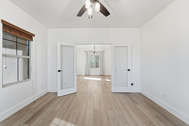 Building Photo - Beautiful 3-bedroom, 2-bathroom residence in the lively city of Mesa, Arizona!