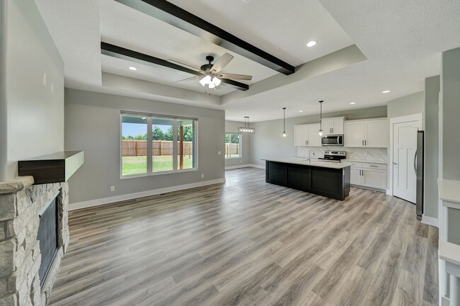 Building Photo - Spacious Luxury townhome