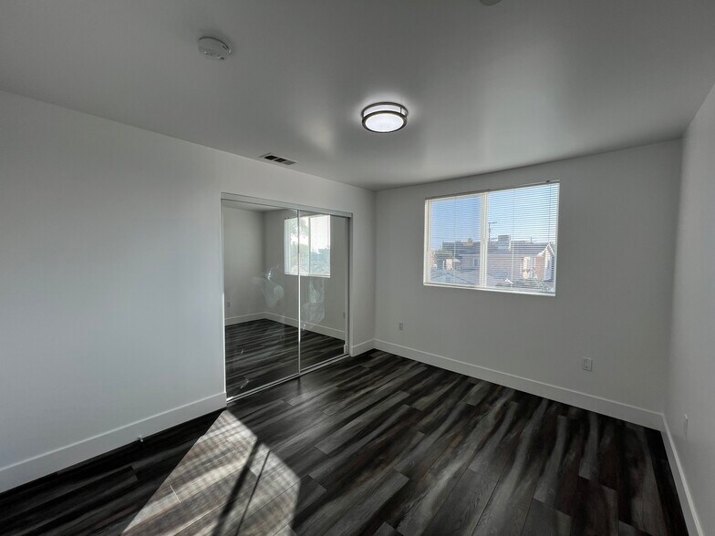 Building Photo - 6734 Irvine Ave