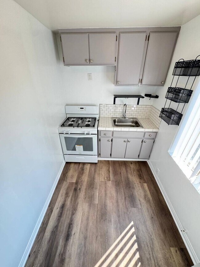 Building Photo - 0.0 bedroom in Los Angeles California 90033