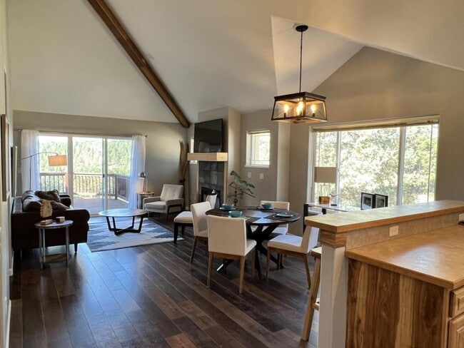 Building Photo - 4803 Falcon Dr