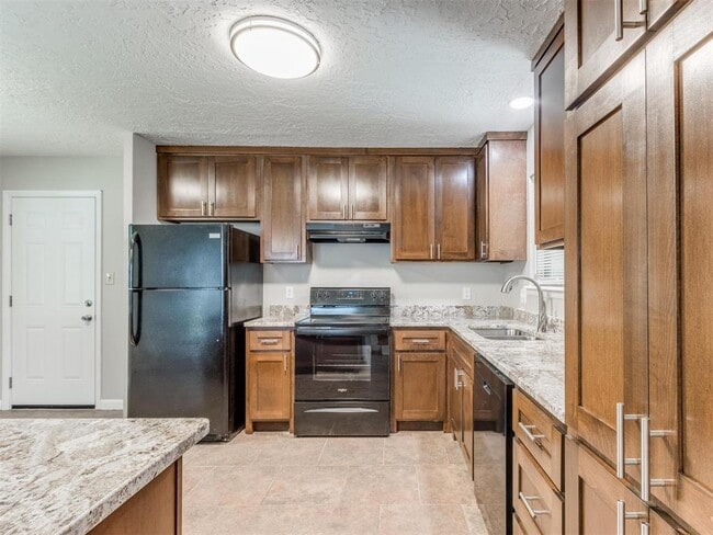 Building Photo - 306 S Mercedes Dr