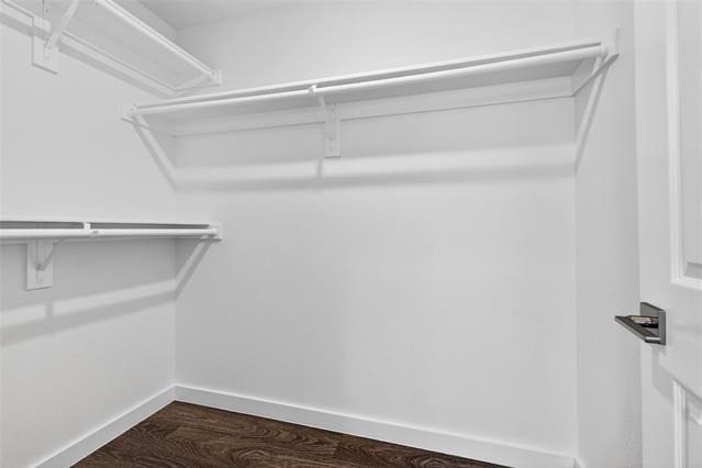 Building Photo - 704 E Sycamore St