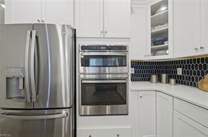Building Photo - Executive Luxury Living at Colonial Heritage