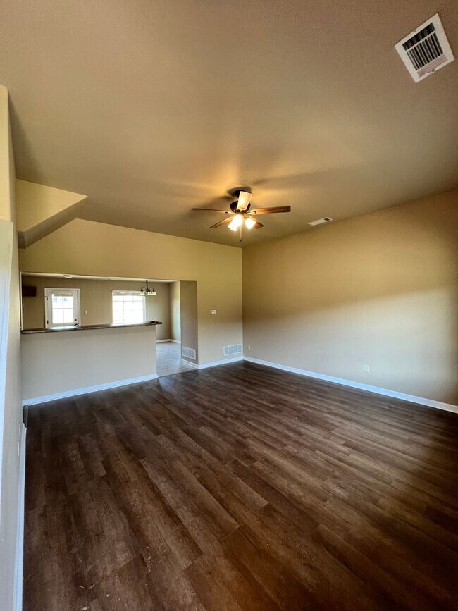 Building Photo - 4 Bdrm 2.5 bath Home-  Munford
