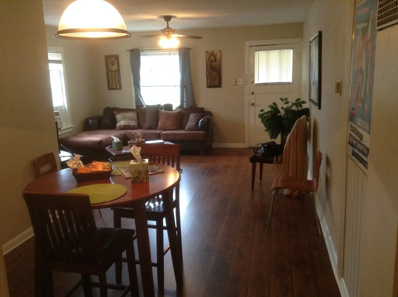 Primary Photo - 210 Claremont Ave