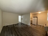 Building Photo - 2540 E 7th St