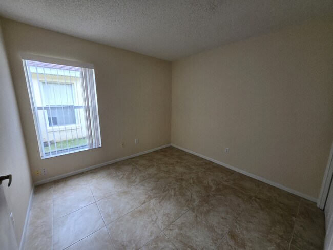 Building Photo - 128 Strait Dr