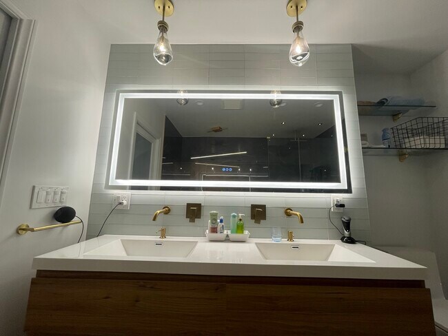 Building Photo - 8380 Waring Ave