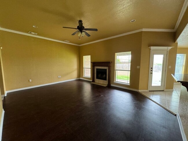 Building Photo - 9600 Diana Dr