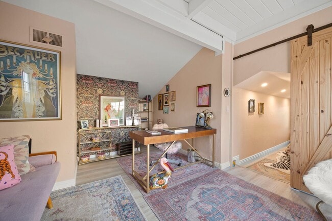 Building Photo - Ventura | Pierpont | 4 Bedroom + 3 Bathroom