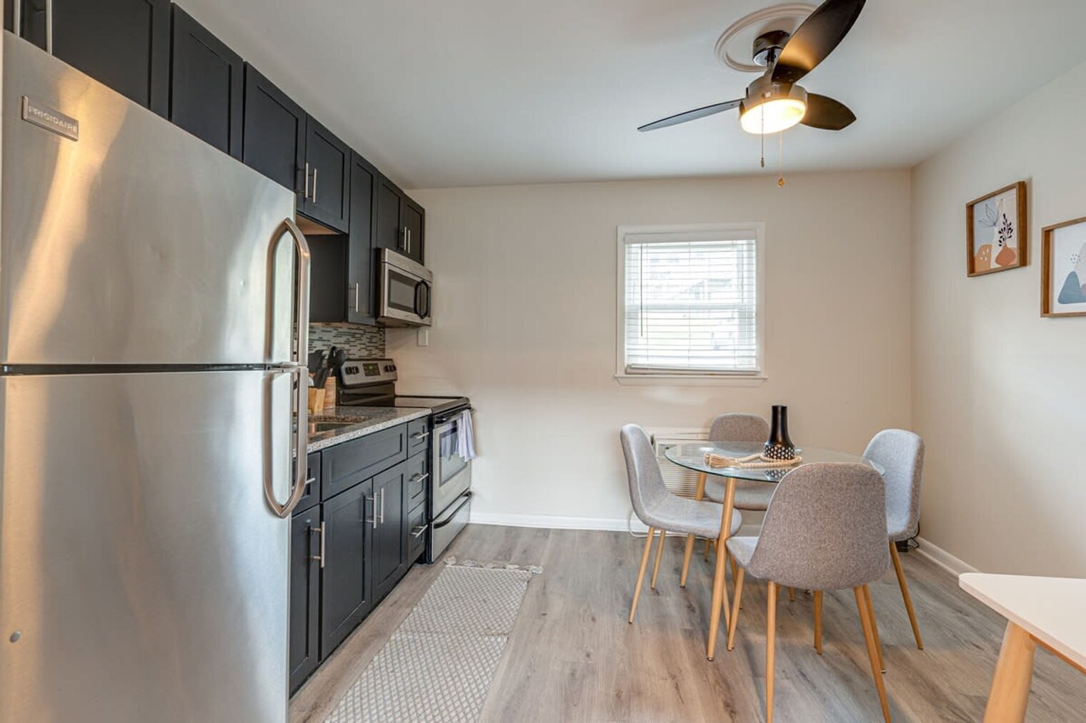 Building Photo - 801 Hillview Heights